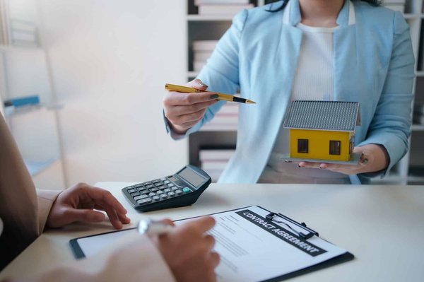 Quelles assurances sont nécessaires en gestion locative ?