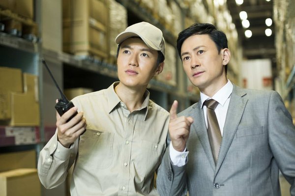 Intégrer la logistique inversée dans votre stratégie d'entreprise : opportunités et challenges.